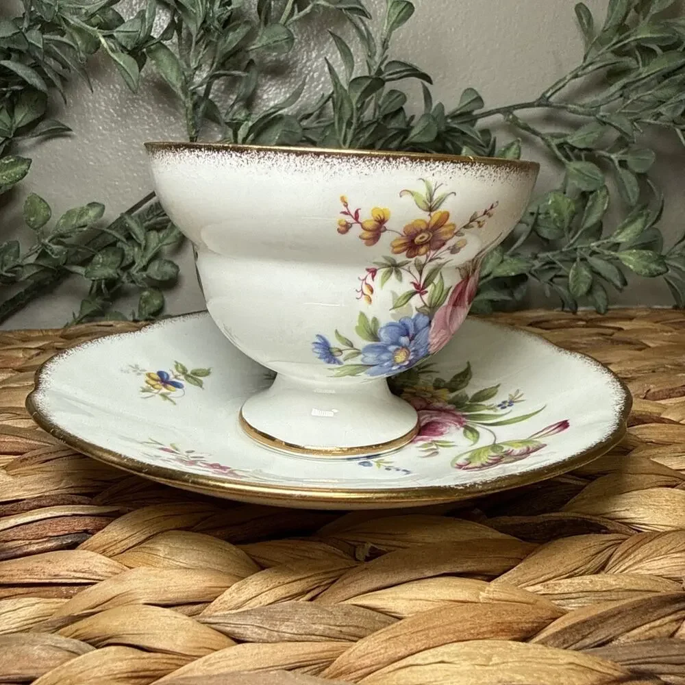 Royal Dover China Bone China England Teacup & Saucer Roses Flowers Gilded Gold
